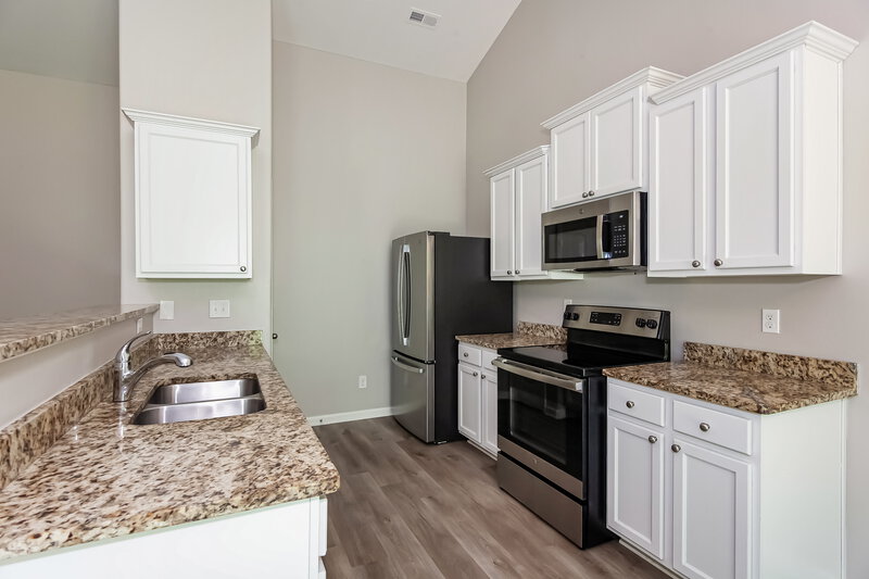 1,750/Mo, 845 Joselynn Dr Gastonia, NC 28054 Kitchen View 2