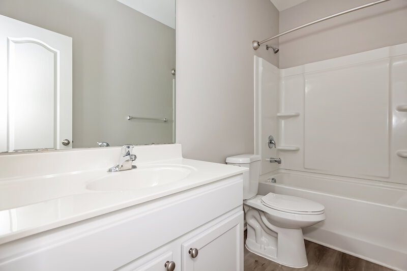 1,750/Mo, 845 Joselynn Dr Gastonia, NC 28054 Bathroom View