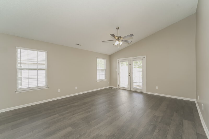 1,770/Mo, 542 Pullman St SW Concord, NC 28025 Living Room View