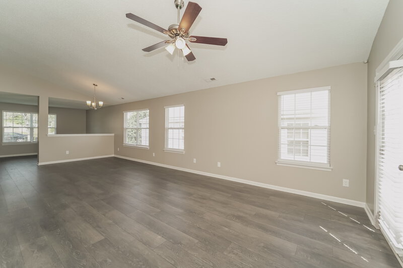 1,770/Mo, 542 Pullman St SW Concord, NC 28025 Living Room View 2