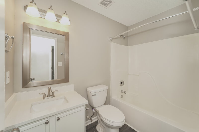 1,770/Mo, 542 Pullman St SW Concord, NC 28025 Bathroom View