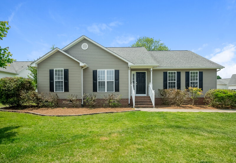 2,990/Mo, 1004 Ayrshire Ln Dallas, NC 28034 External View