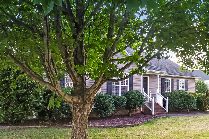 1,915/Mo, 1004 Ayrshire Ln Dallas, NC 28034 Front View