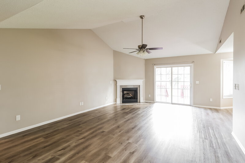 1,915/Mo, 1004 Ayrshire Ln Dallas, NC 28034 Living Room View