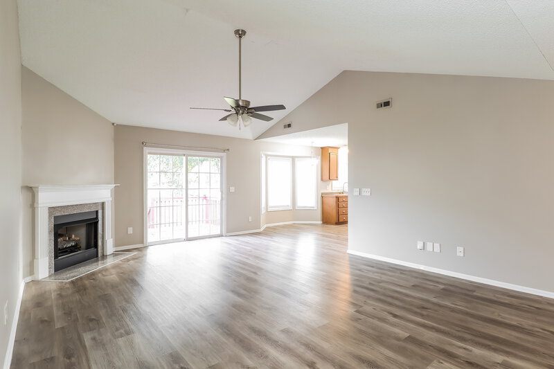 1,915/Mo, 1004 Ayrshire Ln Dallas, NC 28034 Living Room View 2
