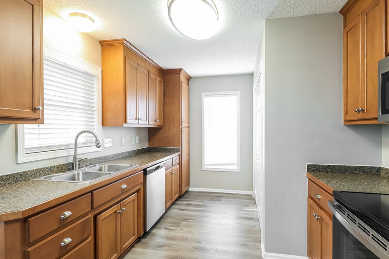 1,915/Mo, 1004 Ayrshire Ln Dallas, NC 28034 Kitchen View