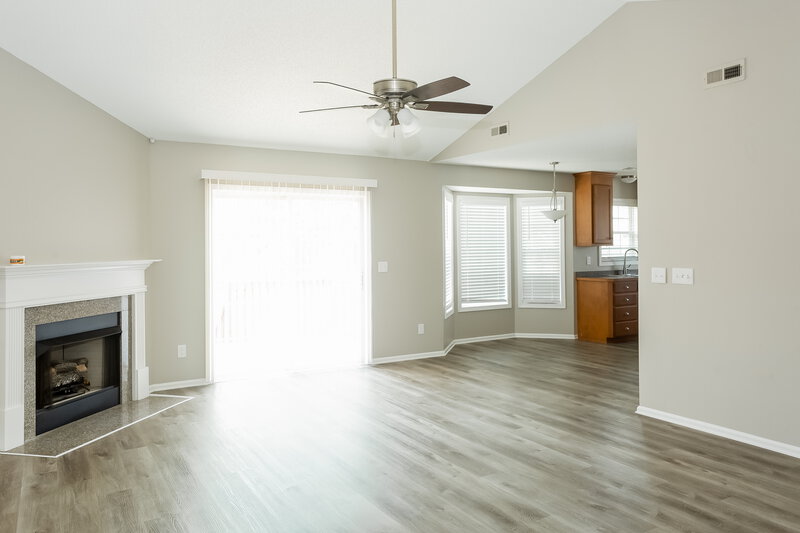 2,990/Mo, 1004 Ayrshire Ln Dallas, NC 28034 Living Room View 2