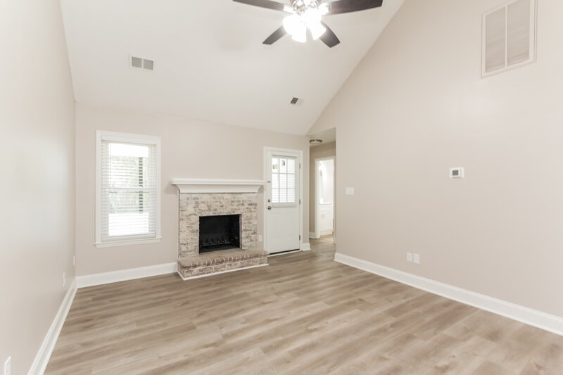 1,870/Mo, 4907 Hunters Knoll Dr Monroe, NC 28110 Living Room View 2