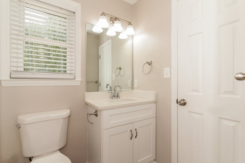 1,870/Mo, 4907 Hunters Knoll Dr Monroe, NC 28110 Main Bathroom View