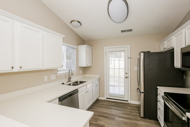 1,690/Mo, 4006 Salmon River Dr Monroe, NC 28110 Kitchen View 2