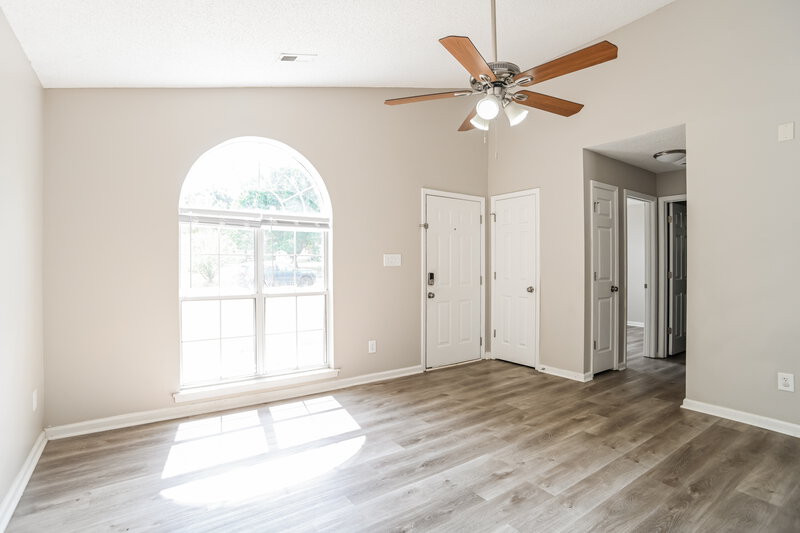 2,410/Mo, 910 Milkfarm Ct Monroe, NC 28110 Living Room View
