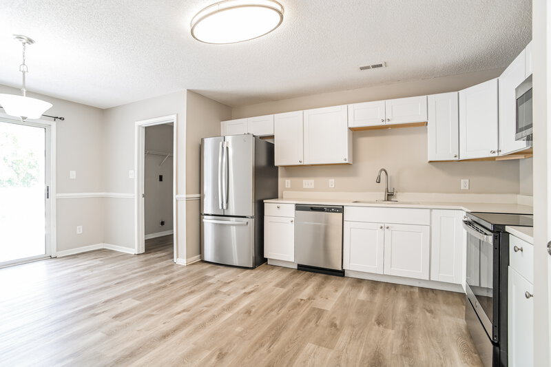 2,410/Mo, 910 Milkfarm Ct Monroe, NC 28110 Kitchen View 2