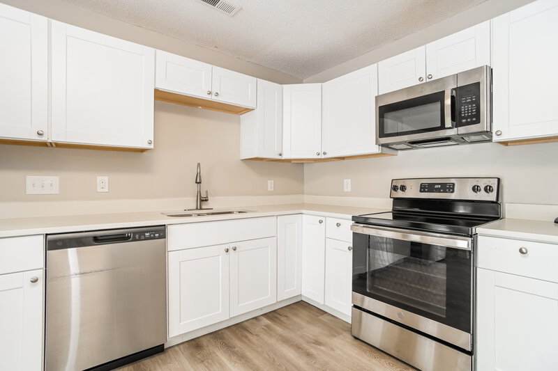 2,410/Mo, 910 Milkfarm Ct Monroe, NC 28110 Kitchen View 3