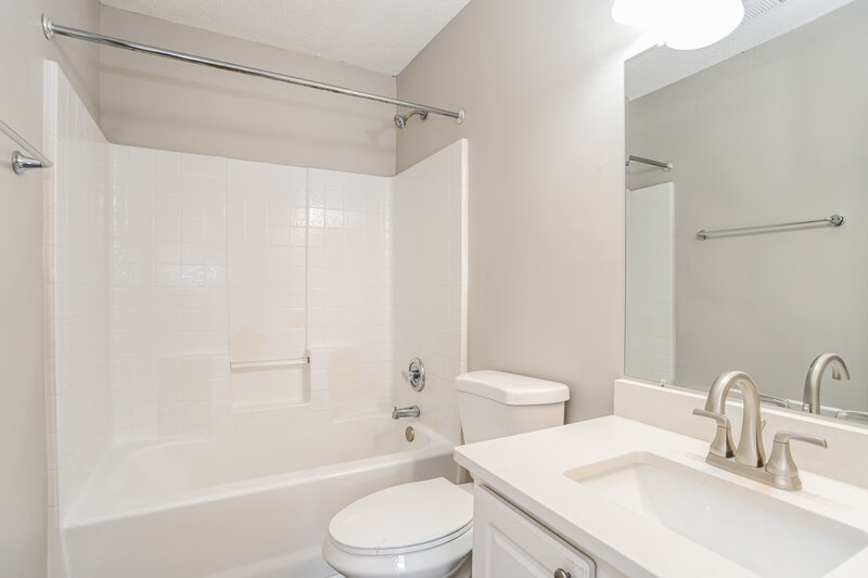2,410/Mo, 910 Milkfarm Ct Monroe, NC 28110 Bathroom View