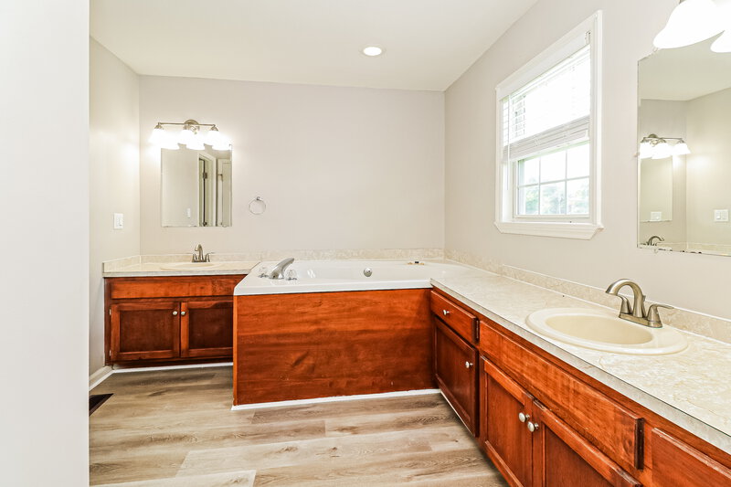 1,930/Mo, 305 Ralph Handsel Blvd Stanley, NC 28164 Main Bathroom View 2