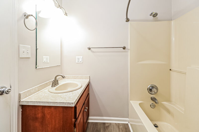 1,930/Mo, 305 Ralph Handsel Blvd Stanley, NC 28164 Bathroom View