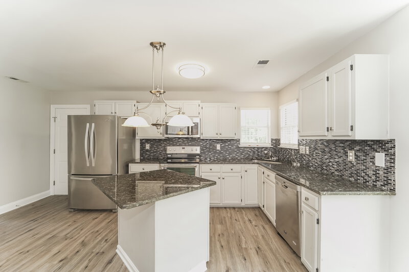 1,985/Mo, 1733 Josie St Unit 4 Charlotte, NC 28213 Kitchen View