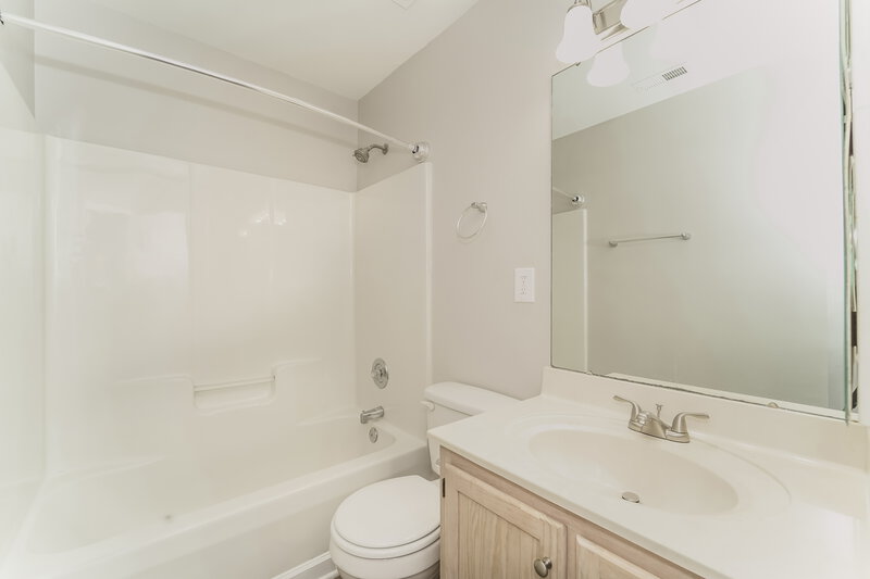 1,985/Mo, 1733 Josie St Unit 4 Charlotte, NC 28213 Bathroom View