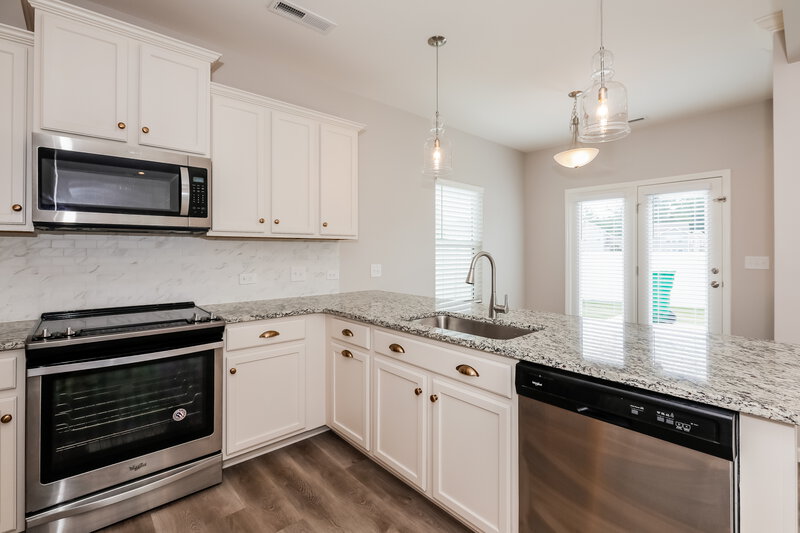 1,855/Mo, 12534 Palomino Dr Midland, NC 28107 Kitchen View 2