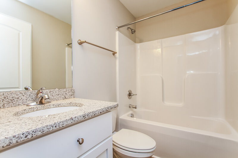 1,690/Mo, 402 Marlowe St Kannapolis, NC 28081 Main Bathroom View 2