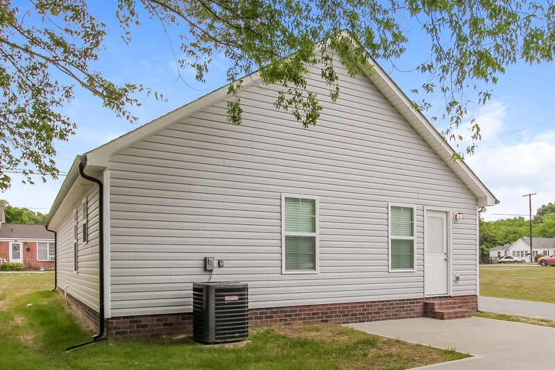 1,690/Mo, 402 Marlowe St Kannapolis, NC 28081 Rear View 2