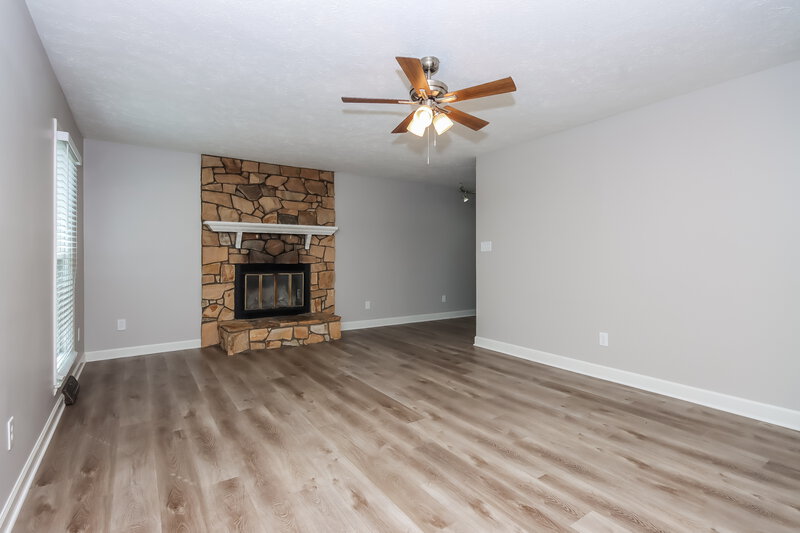 2,830/Mo, 917 Oakridge Dr Mooresville, NC 28115 Living Room View