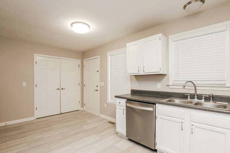 1,795/Mo, 405 Cook St Kannapolis, NC 28083 Kitchen View 2