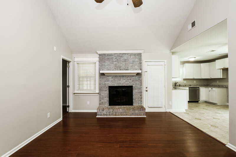 2,750/Mo, 12907 Silbury Ln Huntersville, NC 28078 Living Room View 2