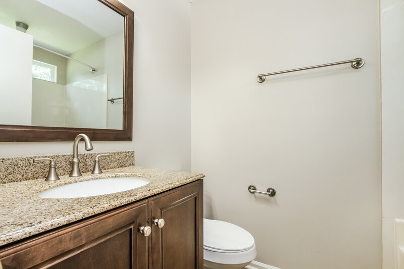 2,750/Mo, 12907 Silbury Ln Huntersville, NC 28078 Bathroom View