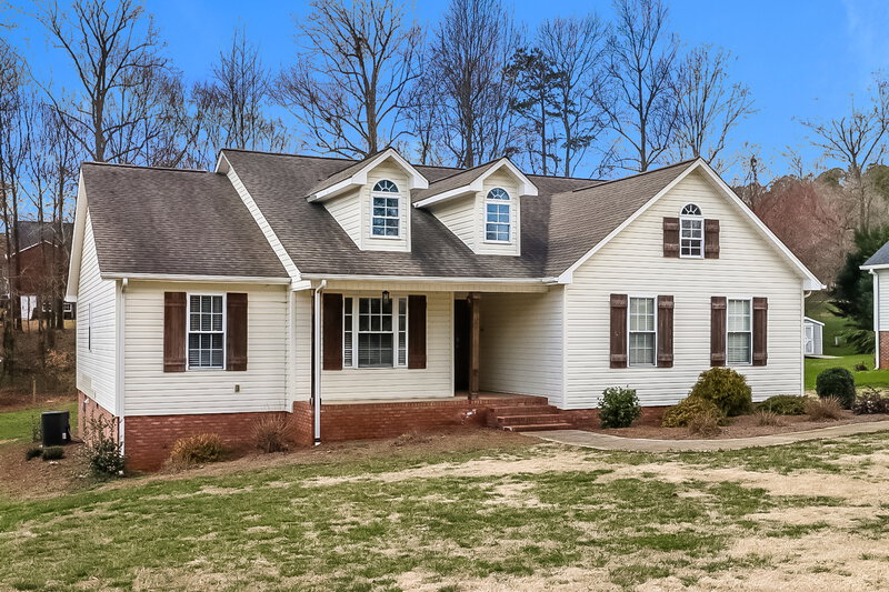 3,870/Mo, 104 Farmwood Dr Cherryville, NC 28021 Front View