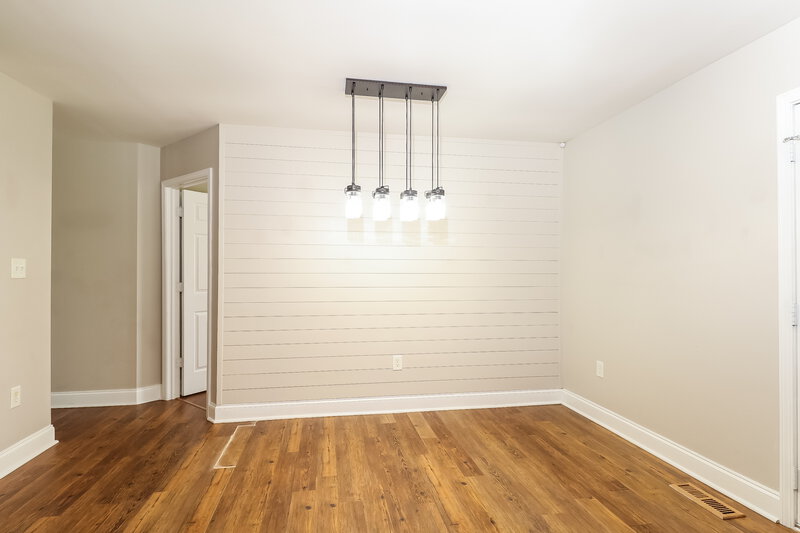 3,870/Mo, 104 Farmwood Dr Cherryville, NC 28021 Dining Room View