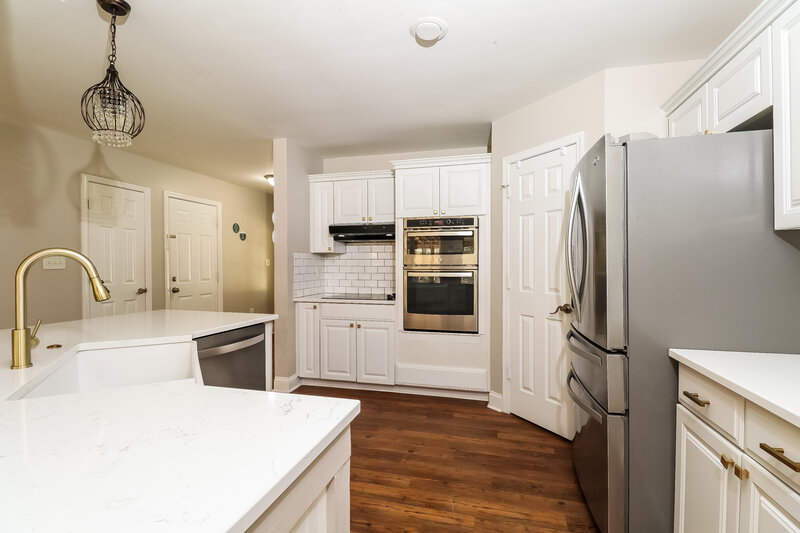 3,870/Mo, 104 Farmwood Dr Cherryville, NC 28021 Kitchen View