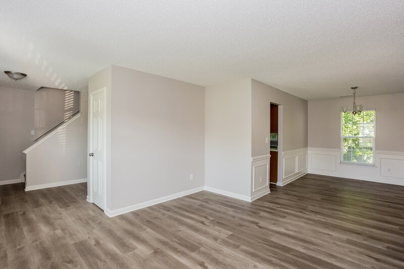 2,475/Mo, 3042 Willamette Valley Dr Charlotte, NC 28215 Living Room View 2