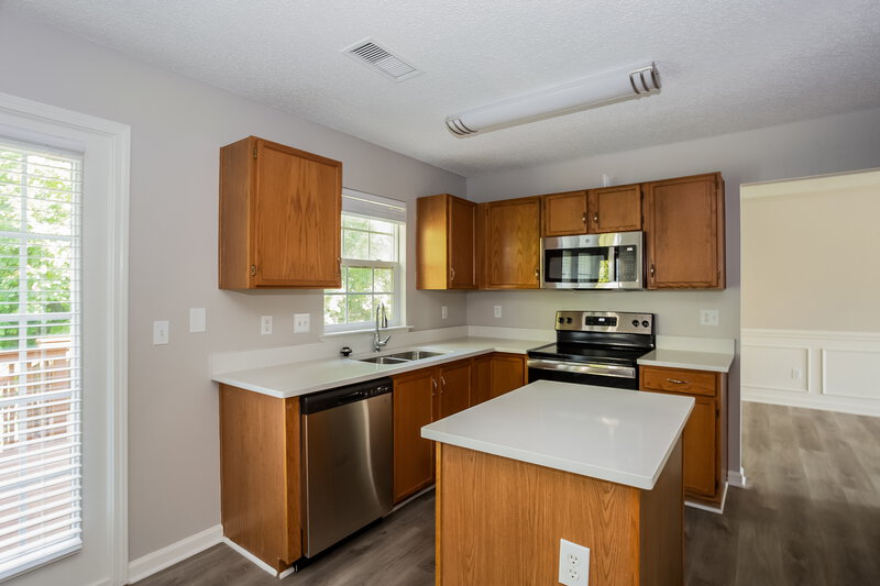 2,475/Mo, 3042 Willamette Valley Dr Charlotte, NC 28215 Kitchen View