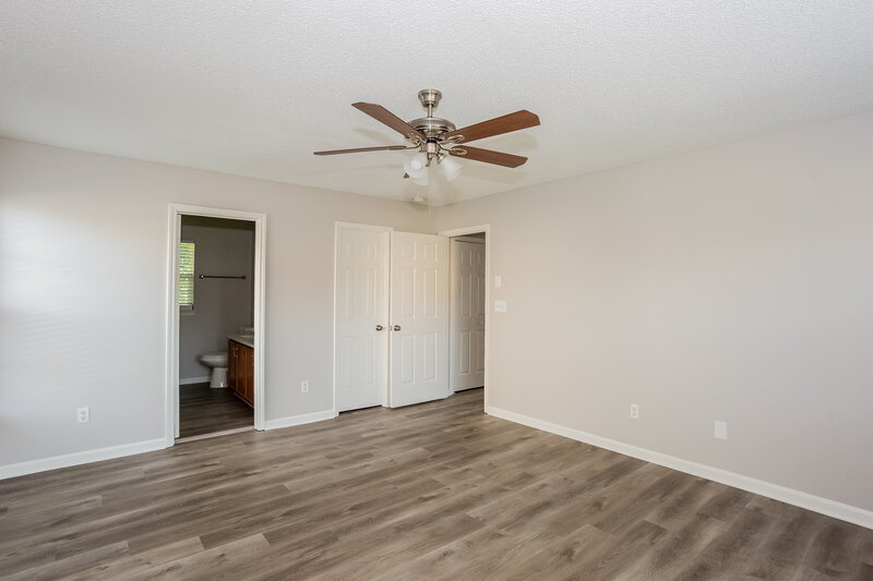 2,475/Mo, 3042 Willamette Valley Dr Charlotte, NC 28215 Main Bedroom View 2
