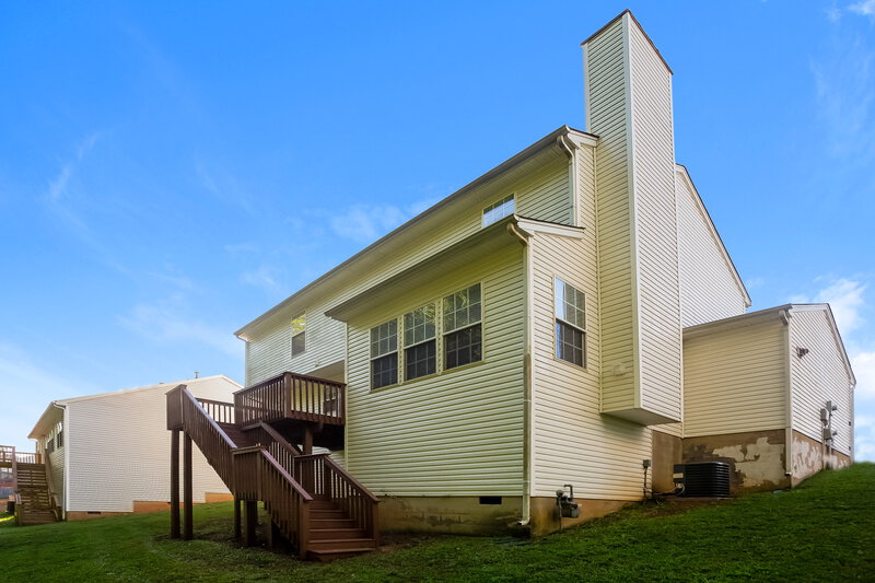 2,475/Mo, 3042 Willamette Valley Dr Charlotte, NC 28215 Rear View