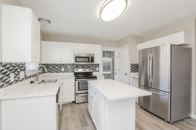 3,060/Mo, 11807 Golden Maple Ln Charlotte, NC 28215 Kitchen View 2