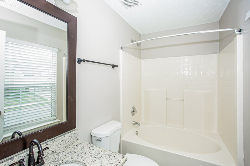 2,115/Mo, 10531 Katie Creek Ct Charlotte, NC 28213 Main Bathroom View