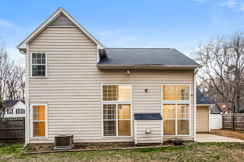 2,240/Mo, 7523 Pence Pond Ln Charlotte, NC 28227 Rear View 2