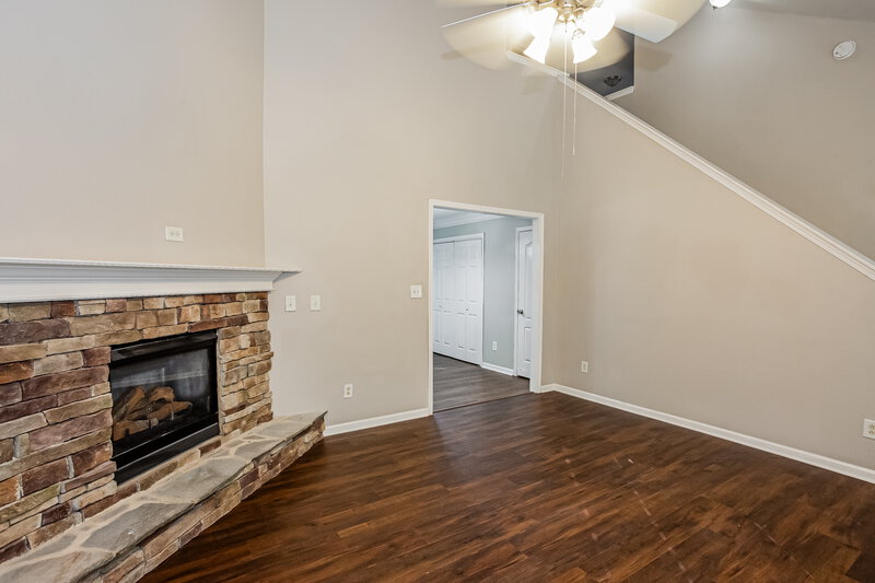 2,175/Mo, 734 Ablow Dr Matthews, NC 28105 Living Room View 2