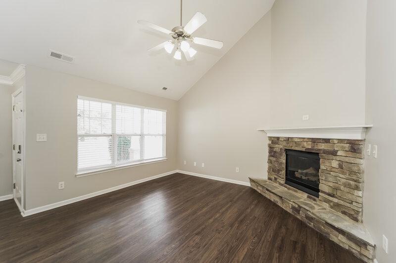 3,070/Mo, 734 Ablow Dr Matthews, NC 28105 Living Room View 2