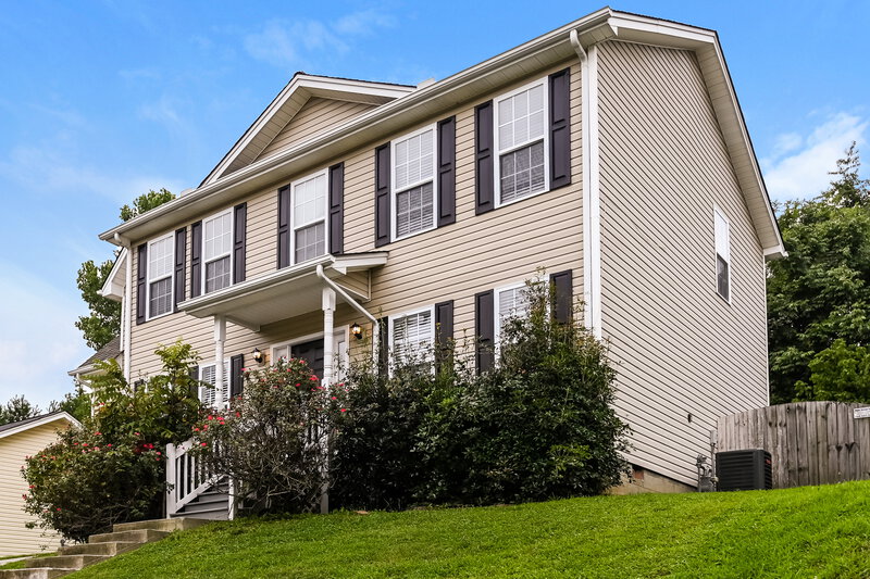 2,000/Mo, 6219 Dumont Ln Charlotte, NC 28269 Front View