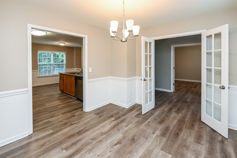 2,000/Mo, 6219 Dumont Ln Charlotte, NC 28269 Dining Room View 2