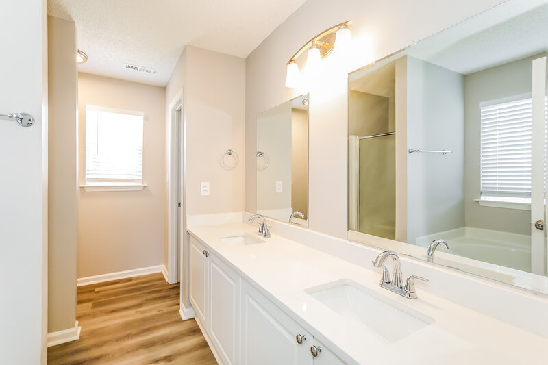 2,110/Mo, 4529 Capstone Dr Monroe, NC 28110 Main Bathroom View