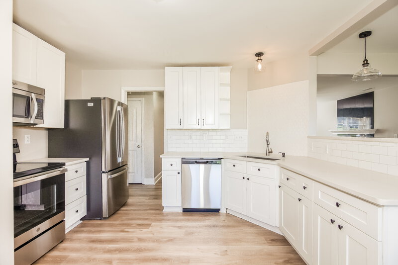 1,860/Mo, 11101 Palestrina Rd Charlotte, NC 28215 Kitchen View 2