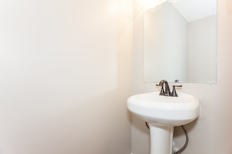 1,860/Mo, 11101 Palestrina Rd Charlotte, NC 28215 Powder Room View