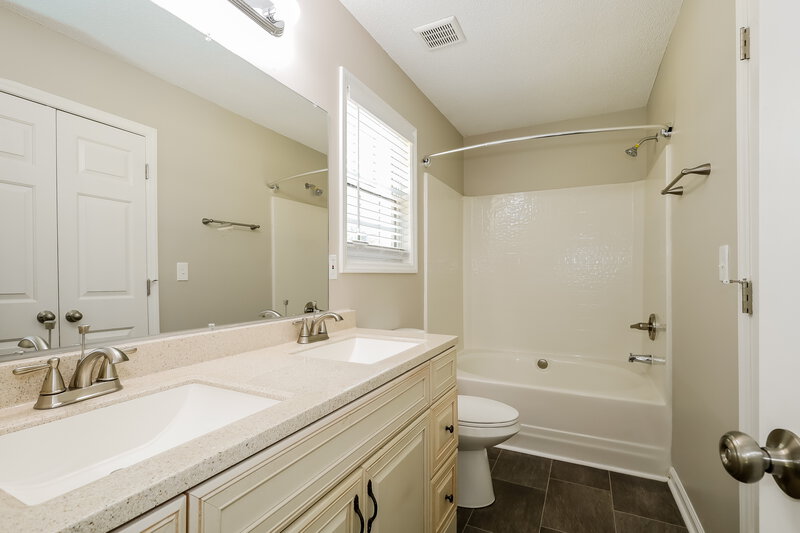 2,800/Mo, 6010 Windsong Way Unit 36 Wingate, NC 28174 Main Bathroom View