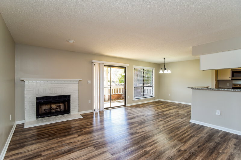 1,535/Mo, 7906 Greenside Ct Charlotte, NC 28277 Living Room View 2