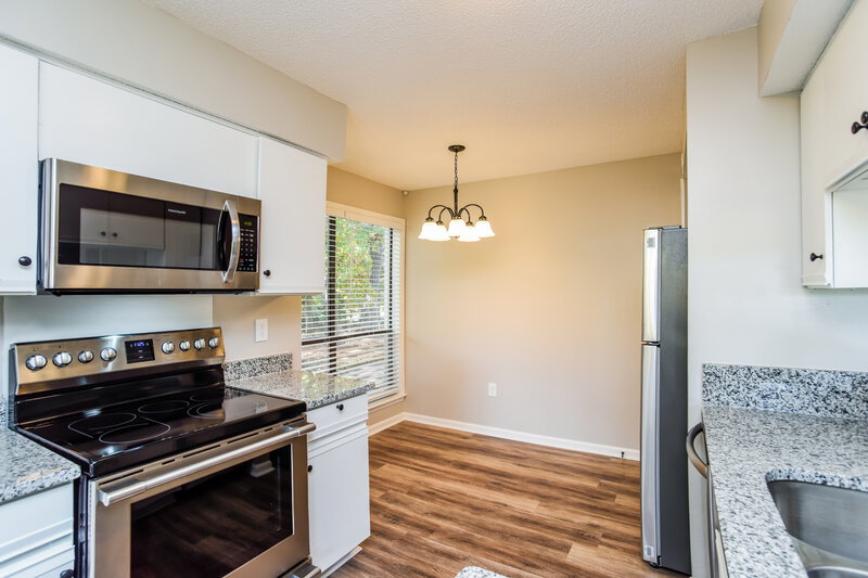 1,535/Mo, 7906 Greenside Ct Charlotte, NC 28277 Kitchen View