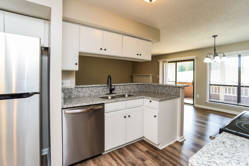 1,535/Mo, 7906 Greenside Ct Charlotte, NC 28277 Kitchen View 2